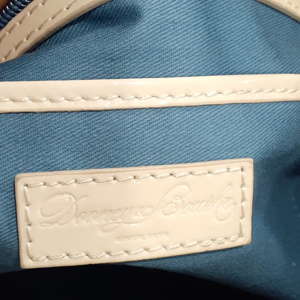 Dooney and bourke  Patten leather shoulder bag - Picture 14 of 17